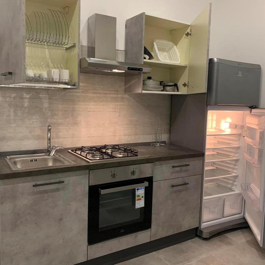 Miris Apartment Fast Comfortable Naples Airport Capodichino 25 Minutes Walk Self Check-In Zewnętrze zdjęcie