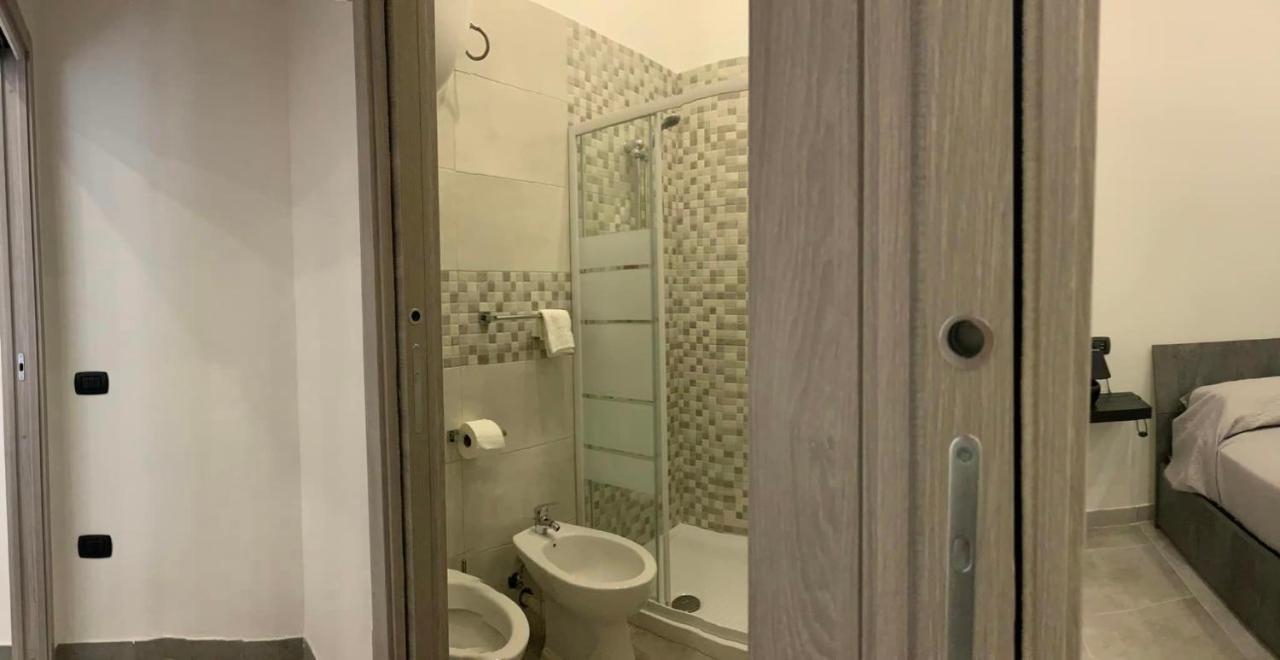 Miris Apartment Fast Comfortable Naples Airport Capodichino 25 Minutes Walk Self Check-In Zewnętrze zdjęcie