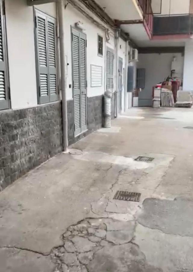 Miris Apartment Fast Comfortable Naples Airport Capodichino 25 Minutes Walk Self Check-In Zewnętrze zdjęcie