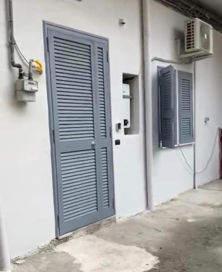 Miris Apartment Fast Comfortable Naples Airport Capodichino 25 Minutes Walk Self Check-In Zewnętrze zdjęcie