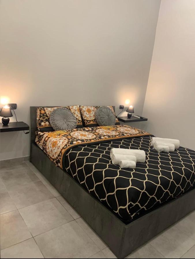 Miris Apartment Fast Comfortable Naples Airport Capodichino 25 Minutes Walk Self Check-In Zewnętrze zdjęcie